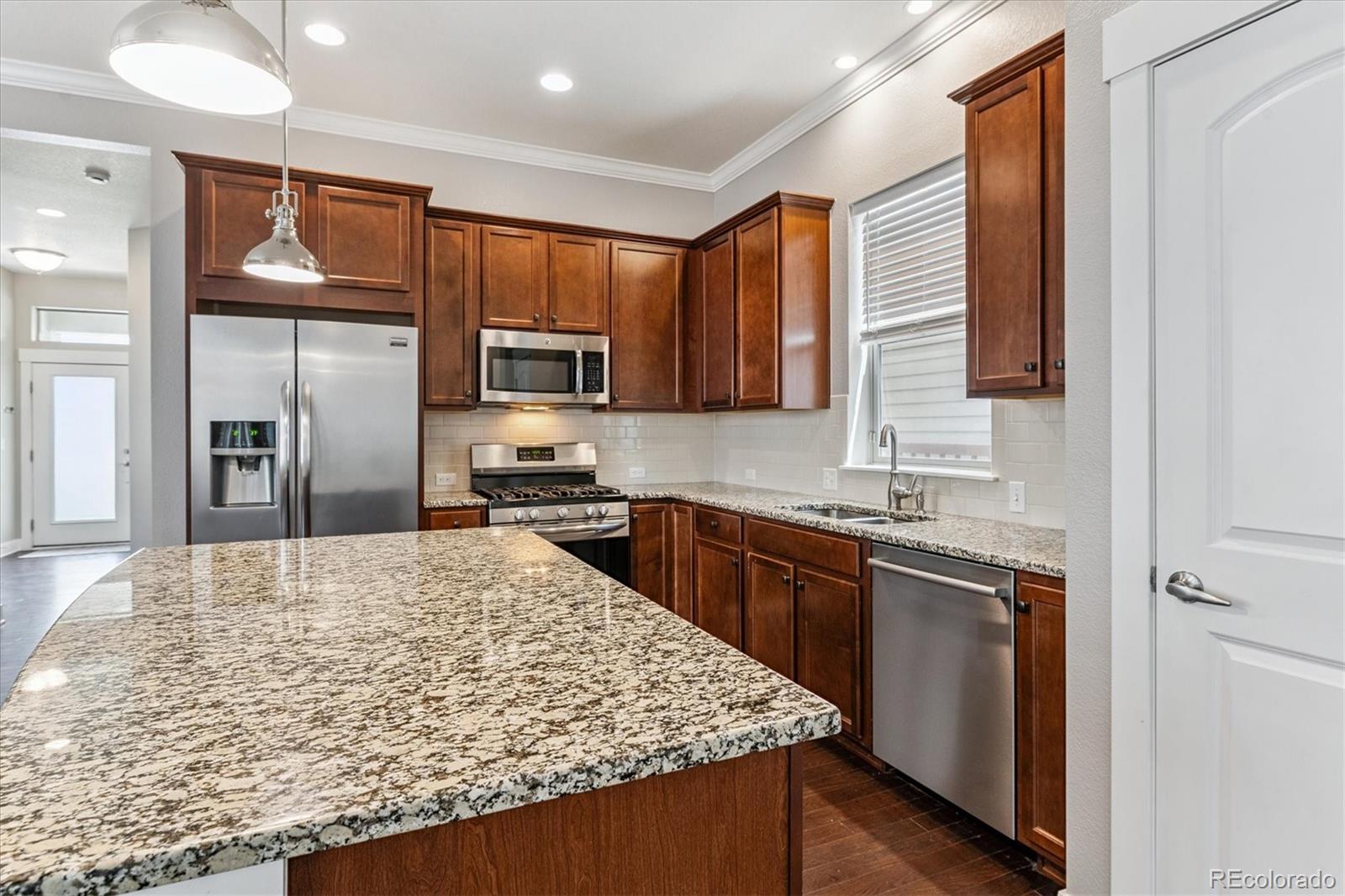 MLS Image #11 for 11336 e 27th avenue,denver, Colorado