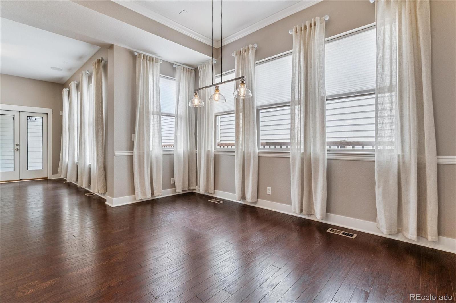 MLS Image #7 for 11336 e 27th avenue,denver, Colorado