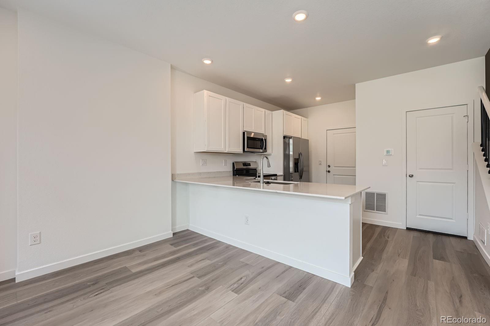 MLS Image #3 for 2014 s haleyville way,aurora, Colorado
