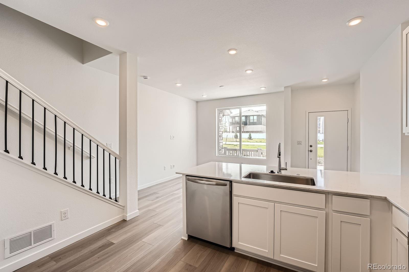 MLS Image #4 for 2014 s haleyville way,aurora, Colorado