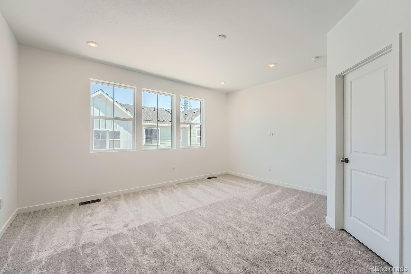 MLS Image #5 for 2014 s haleyville way,aurora, Colorado