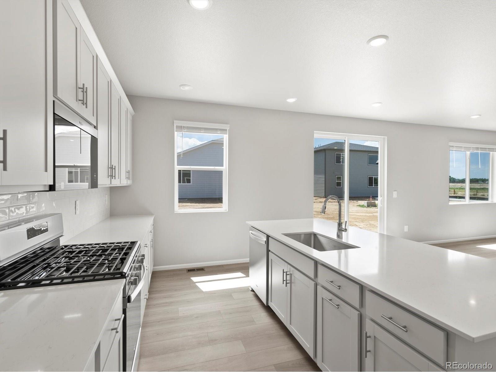 MLS Image #10 for 1604  colorado river drive,windsor, Colorado