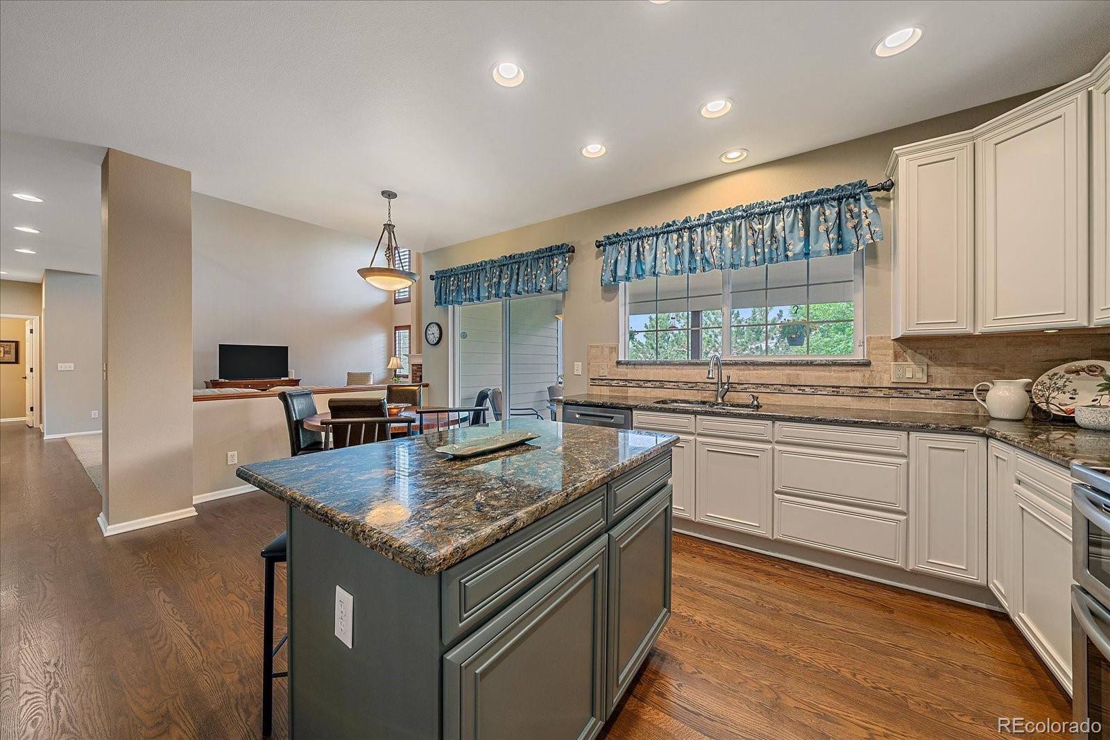 MLS Image #15 for 6074 s sedalia court,aurora, Colorado