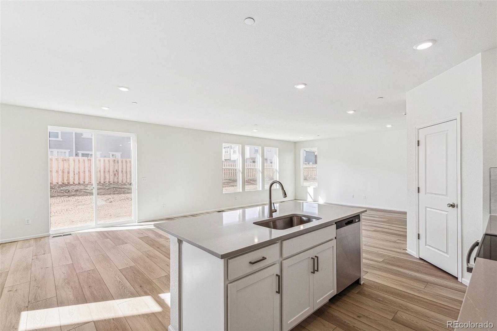 MLS Image #18 for 13372 e 110th way,commerce city, Colorado