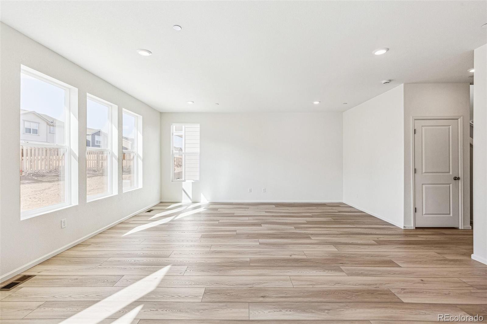 MLS Image #9 for 13372 e 110th way,commerce city, Colorado