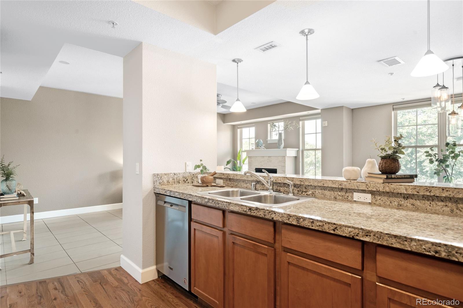 MLS Image #13 for 1699 n downing street 306,denver, Colorado