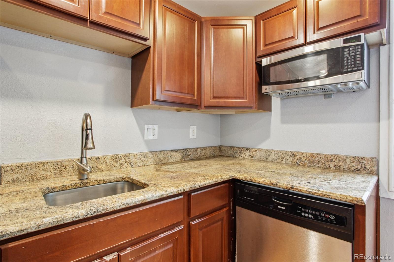 MLS Image #10 for 1690 s elizabeth street,denver, Colorado