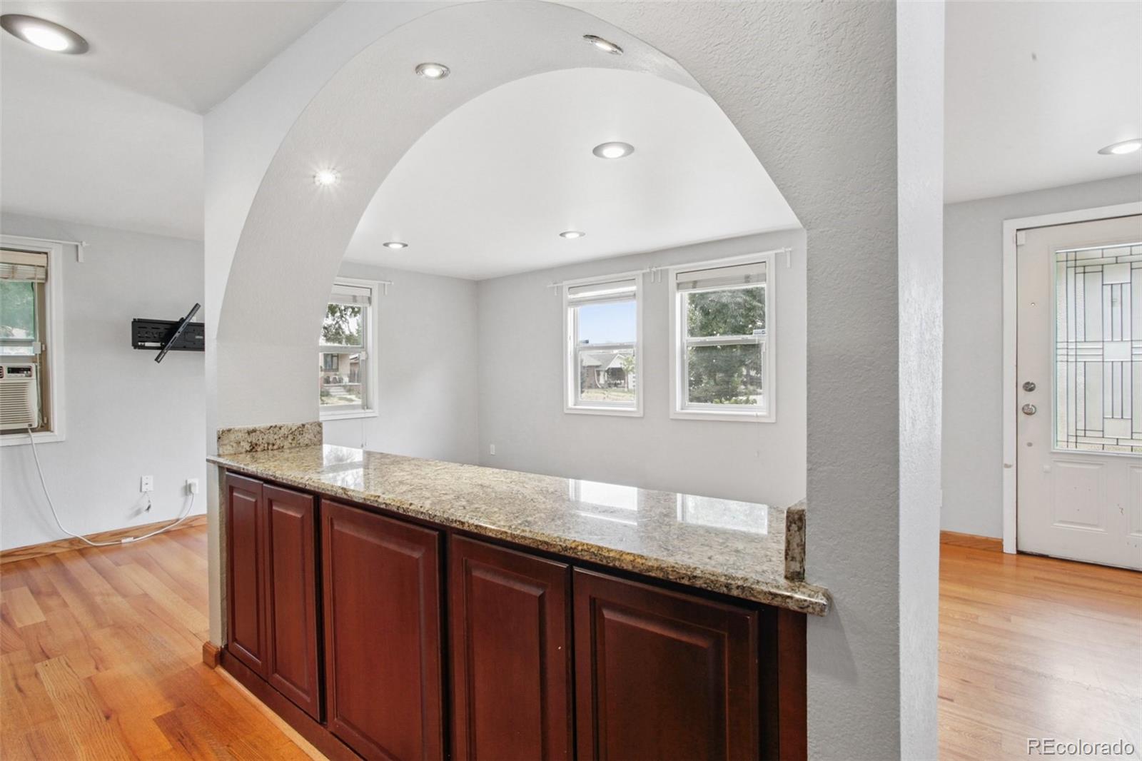 MLS Image #13 for 1690 s elizabeth street,denver, Colorado