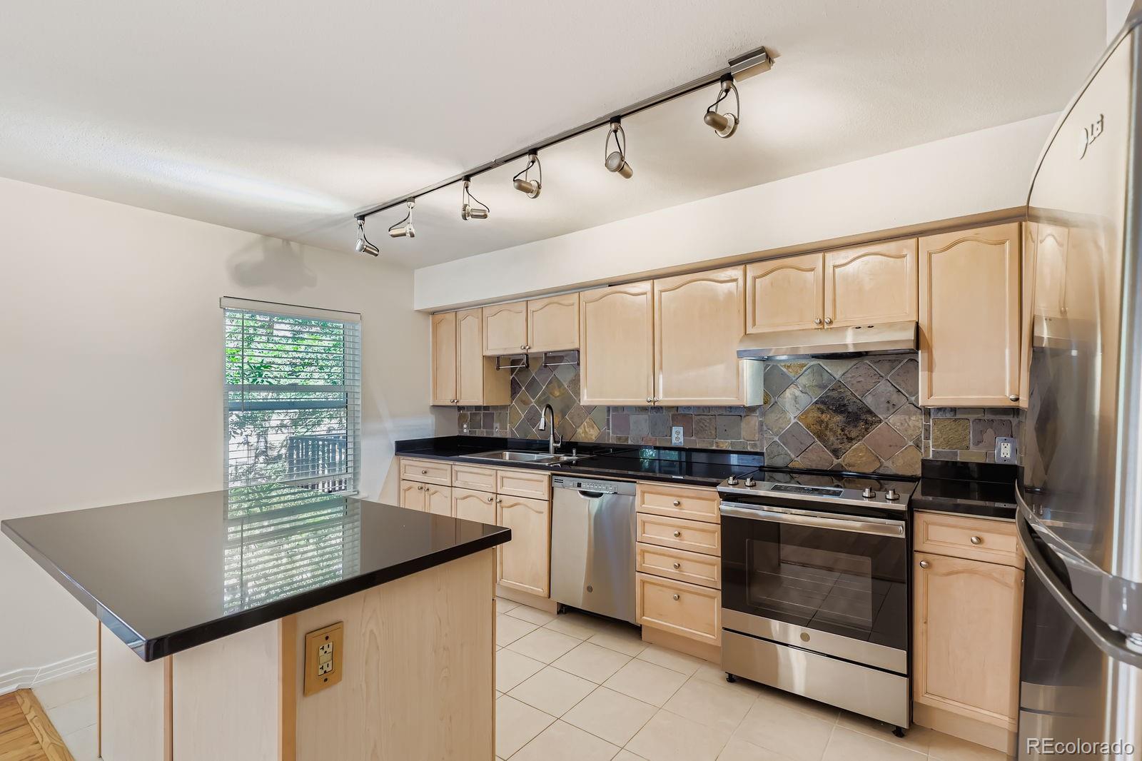 MLS Image #10 for 1641 n washington street,denver, Colorado