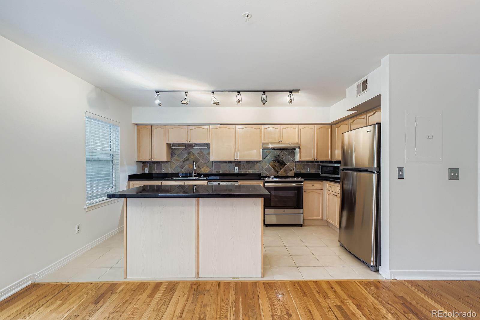 MLS Image #7 for 1641 n washington street,denver, Colorado