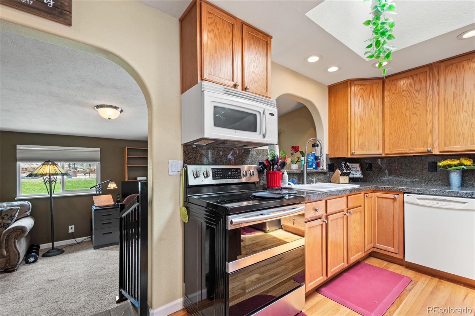 MLS Image #9 for 15190 e columbia drive,aurora, Colorado