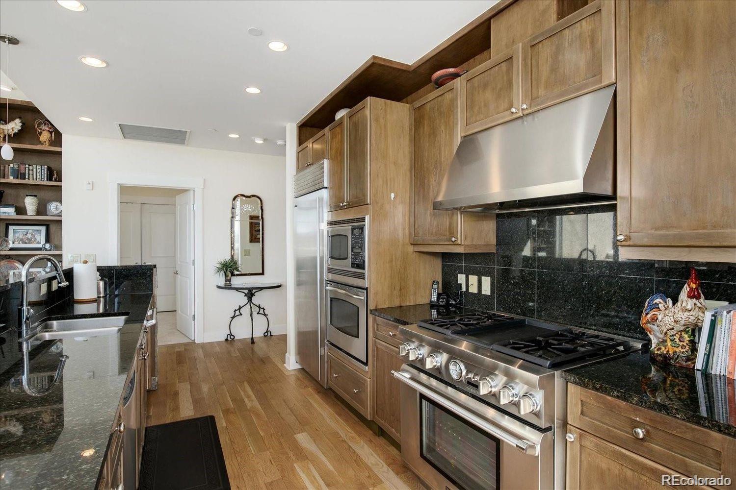 MLS Image #11 for 7220 w bonfils lane,lakewood, Colorado