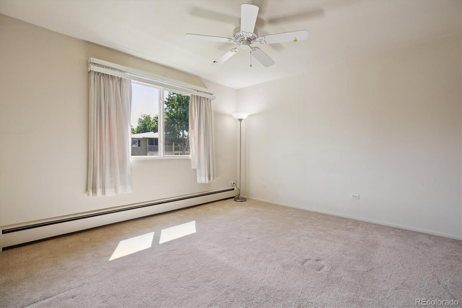 MLS Image #11 for 725 s clinton street,denver, Colorado