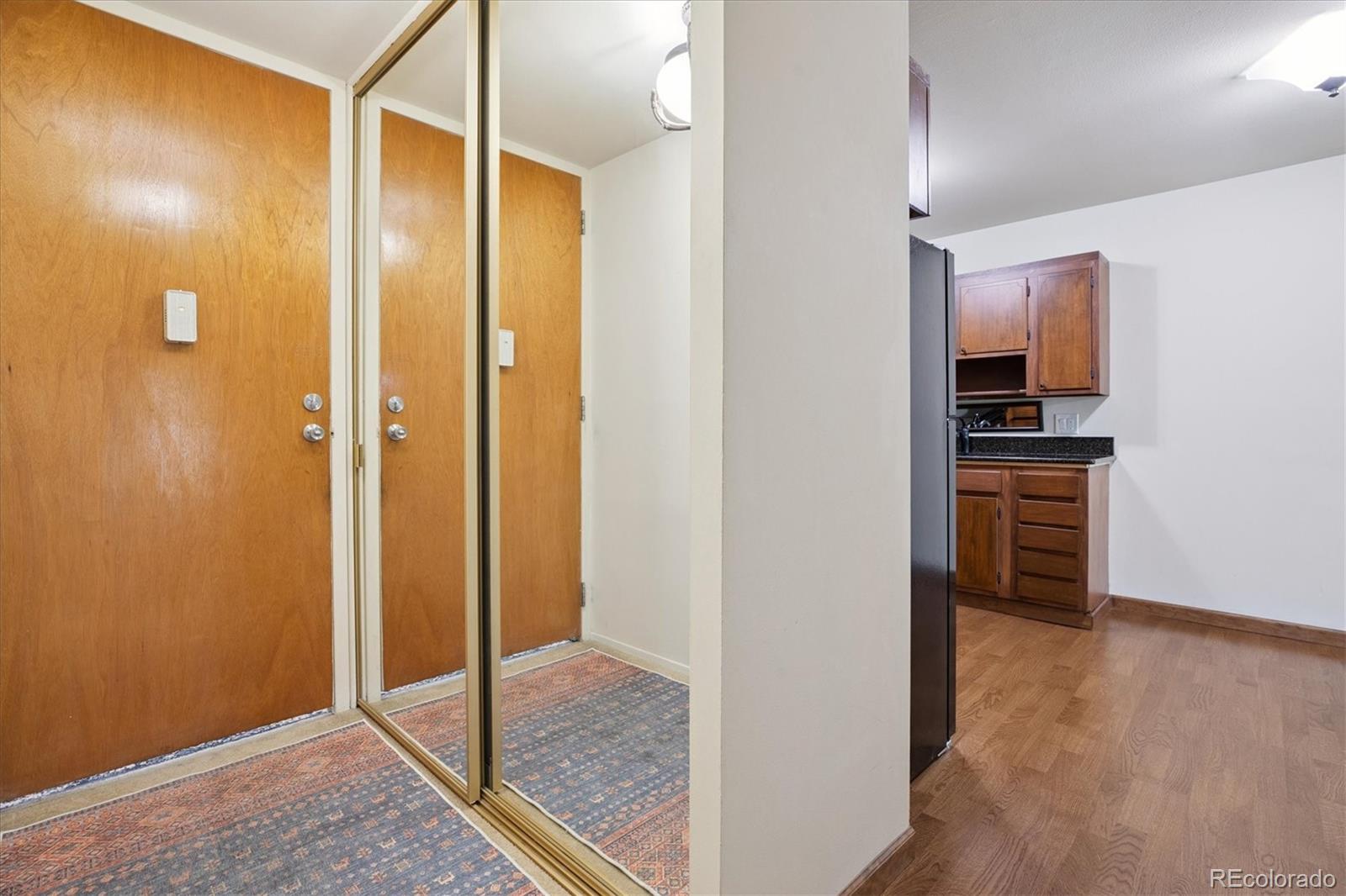 MLS Image #3 for 725 s clinton street,denver, Colorado