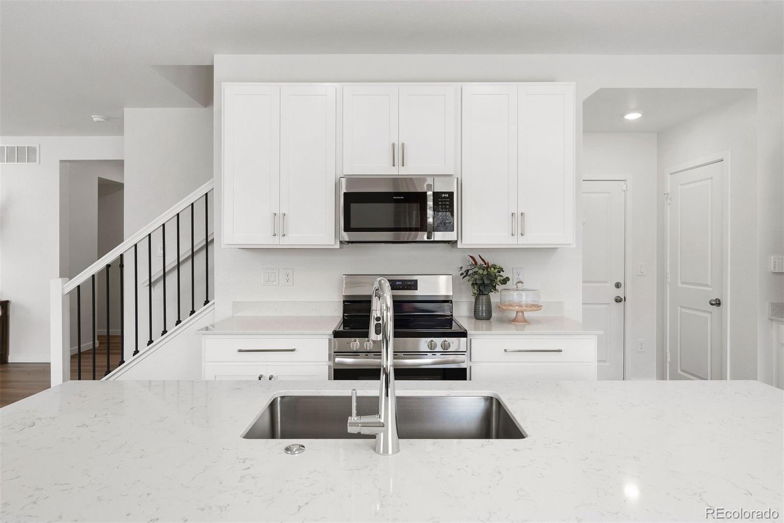 MLS Image #11 for 10925  norfolk court,commerce city, Colorado