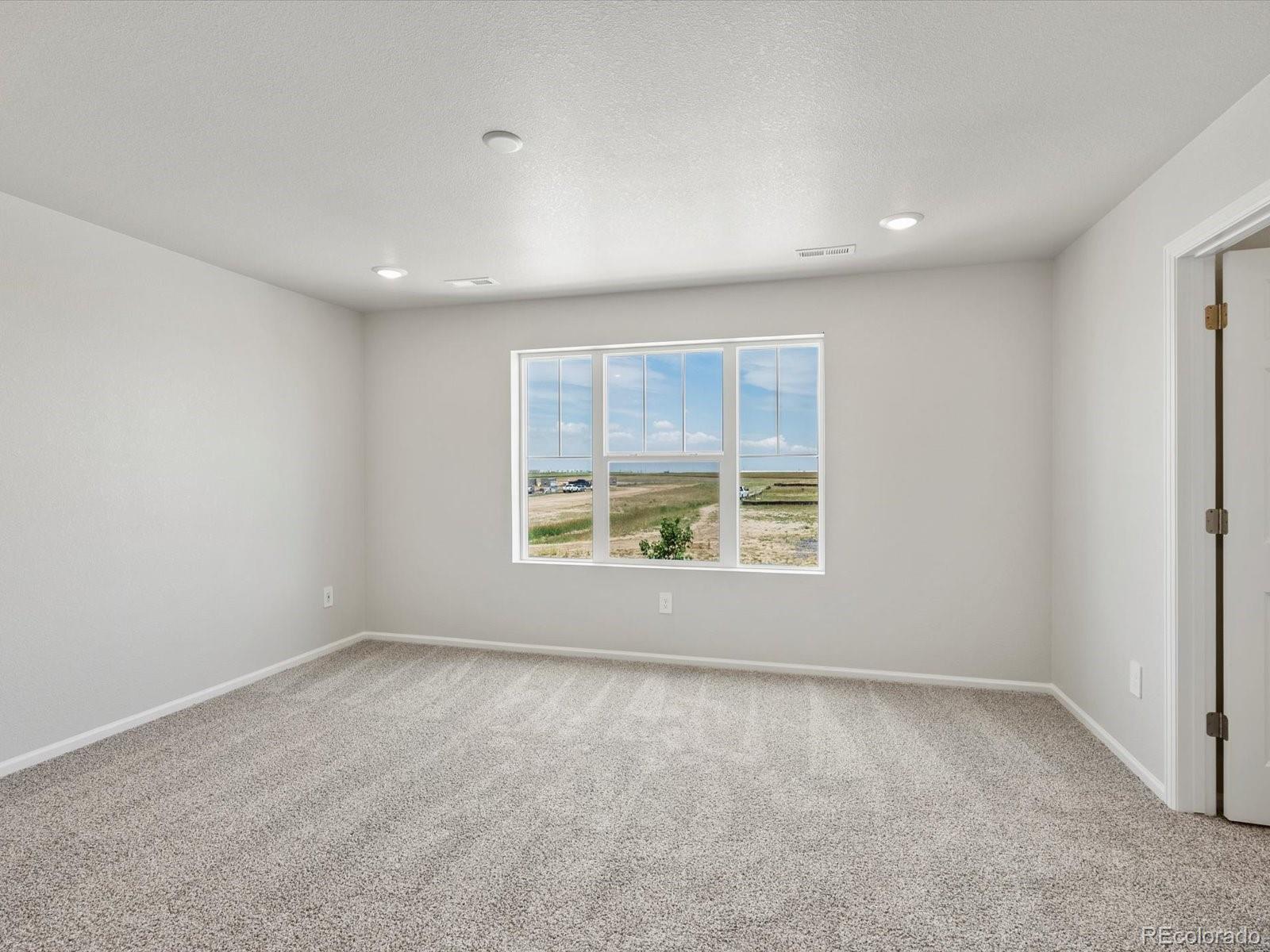 MLS Image #13 for 22460 e 8th avenue,aurora, Colorado