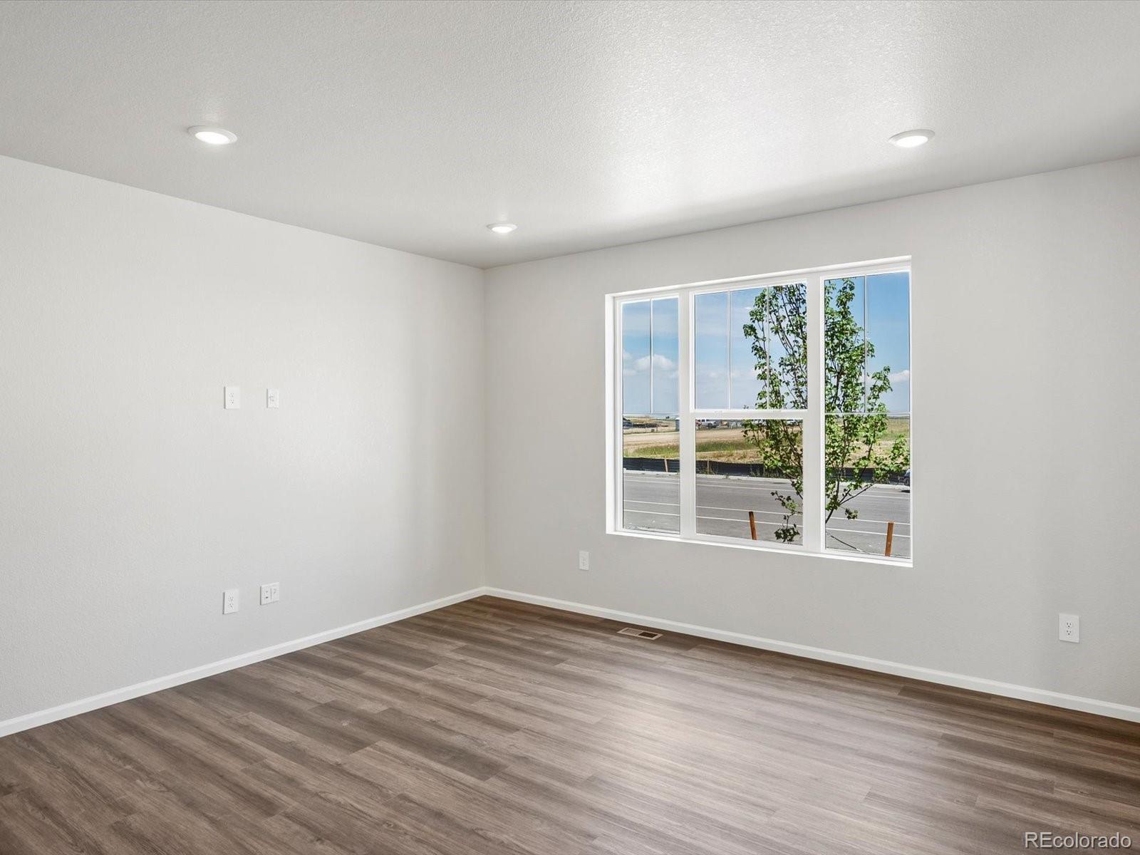 MLS Image #7 for 22460 e 8th avenue,aurora, Colorado