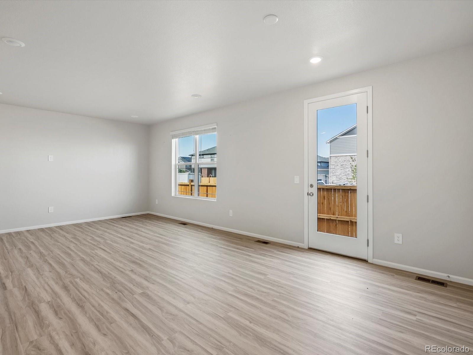 MLS Image #7 for 22410 e 8th avenue,aurora, Colorado
