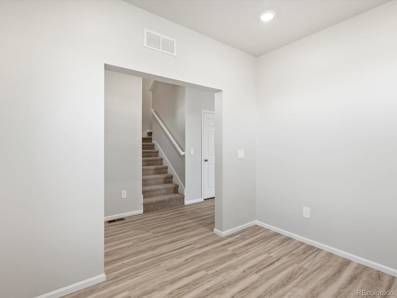 MLS Image #9 for 22410 e 8th avenue,aurora, Colorado