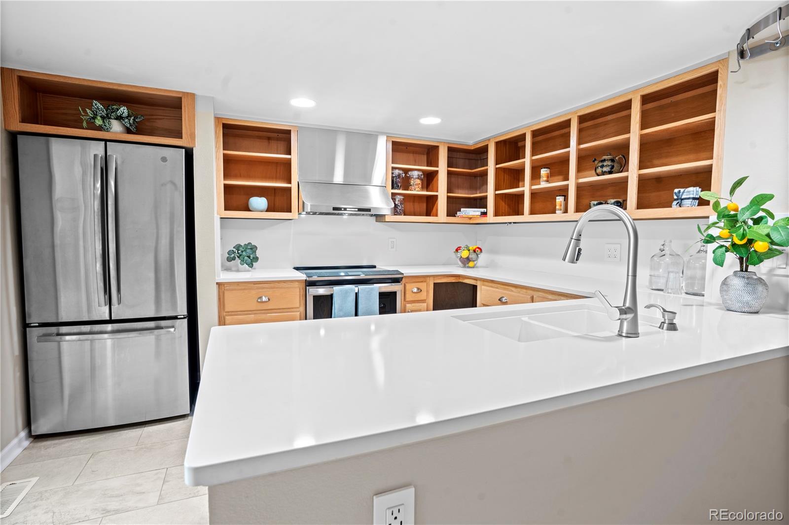 MLS Image #18 for 275 s holly street,denver, Colorado