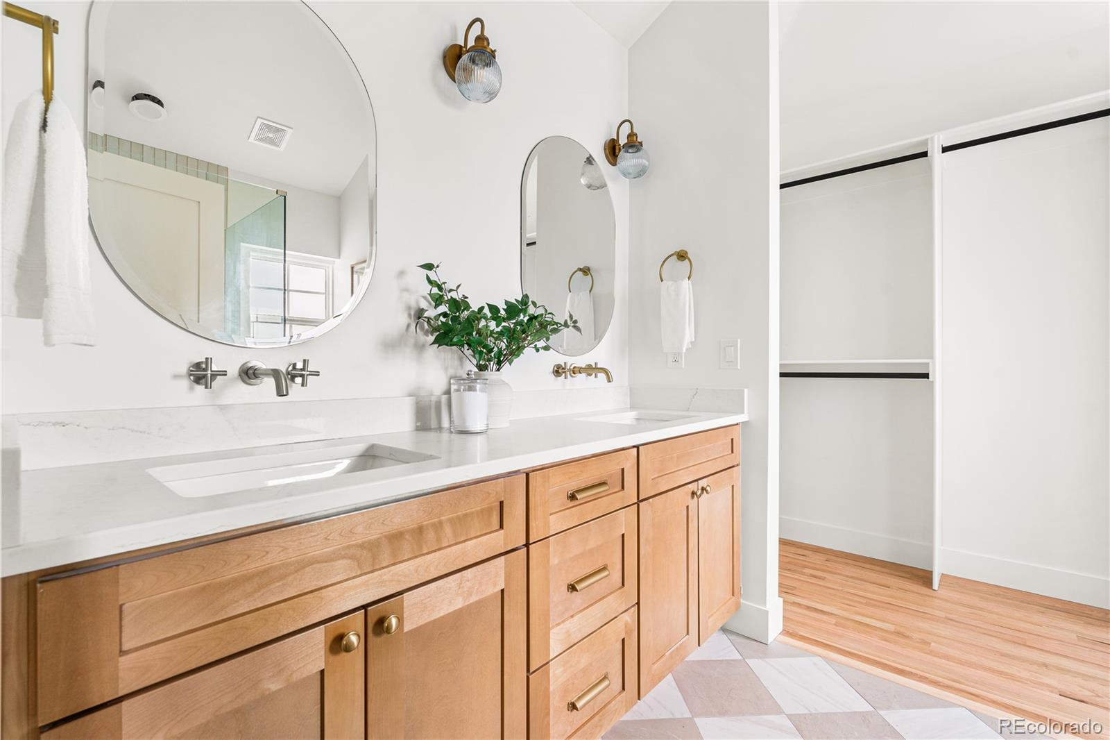 MLS Image #16 for 977  adams street,denver, Colorado