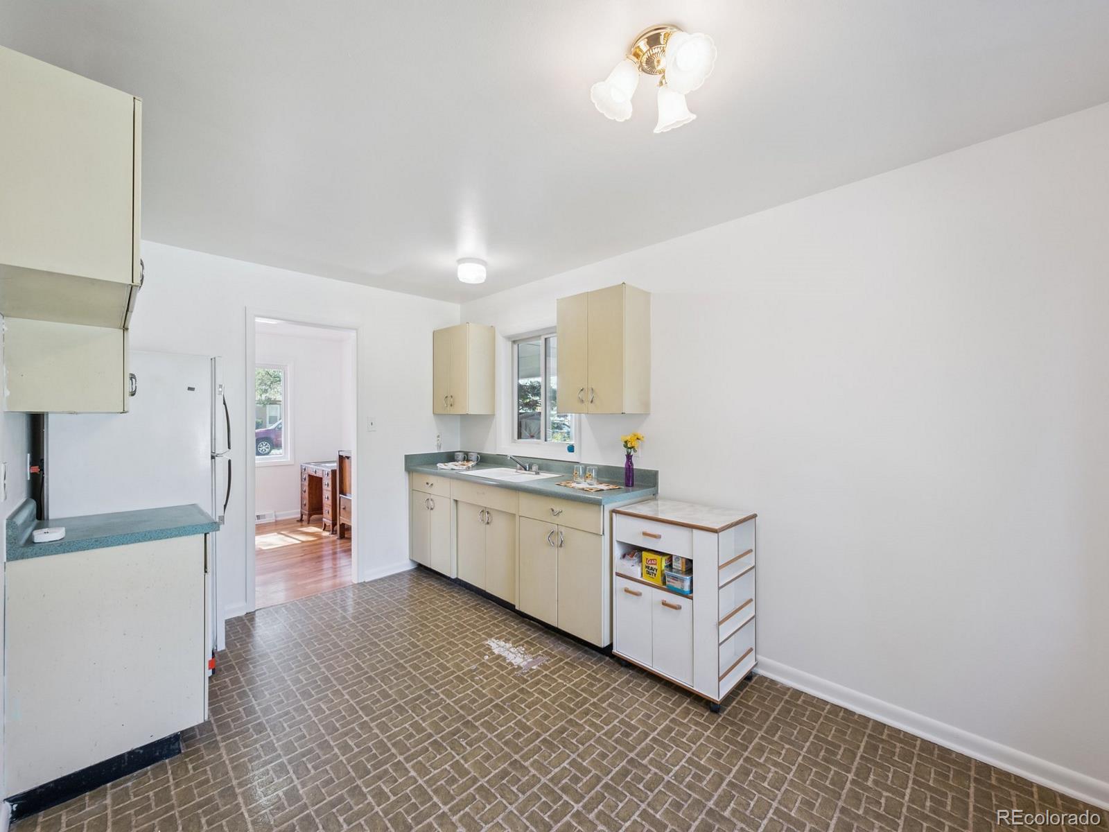 MLS Image #10 for 901  jamaica street,aurora, Colorado