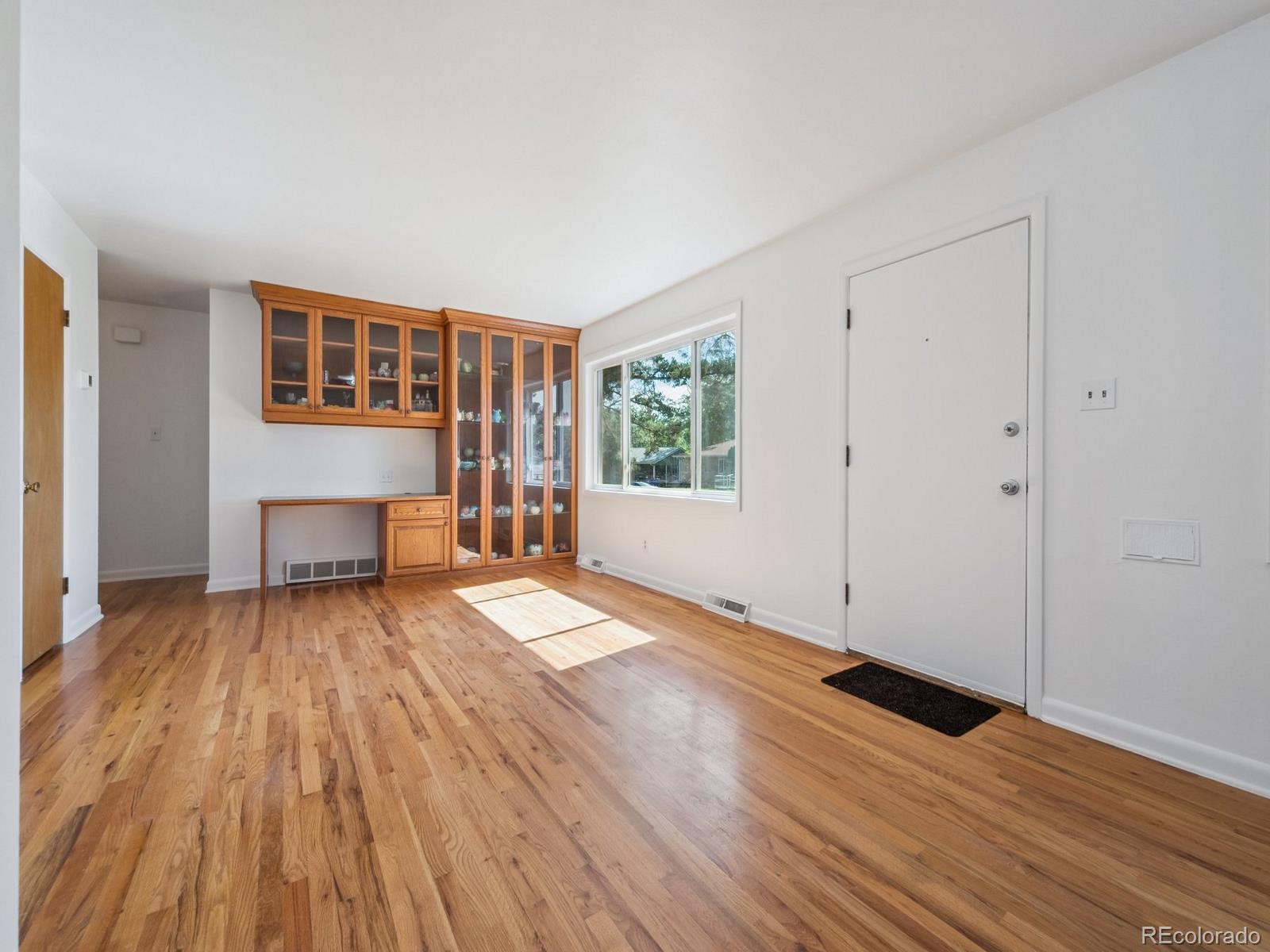 MLS Image #5 for 901  jamaica street,aurora, Colorado
