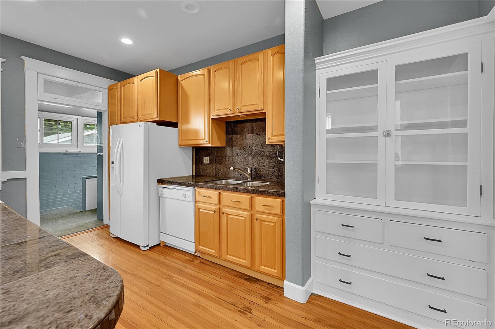 MLS Image #10 for 528 n marion street,denver, Colorado