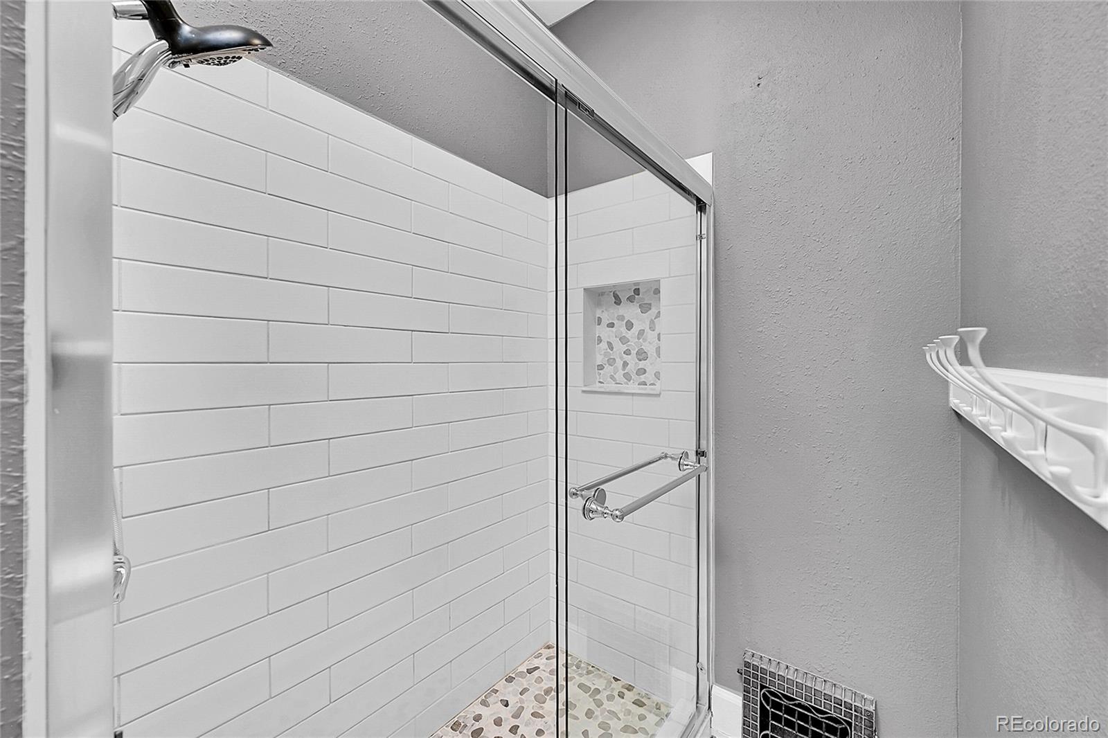 MLS Image #17 for 528 n marion street,denver, Colorado