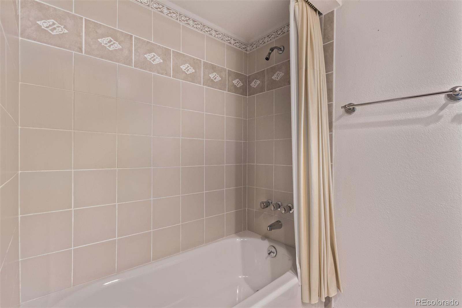 MLS Image #17 for 7405 s albion street,centennial, Colorado