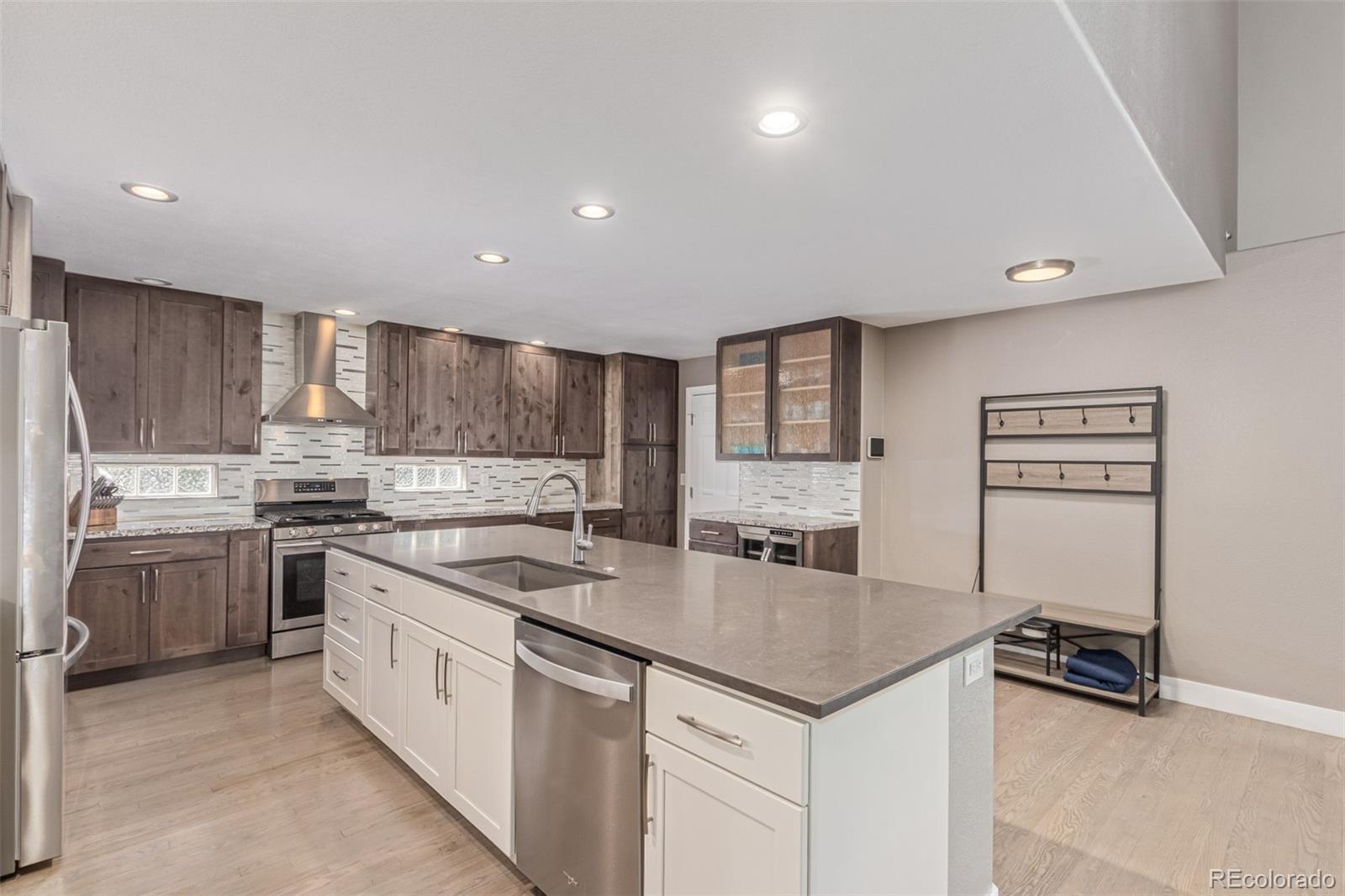 MLS Image #11 for 1011 s valentia street,denver, Colorado