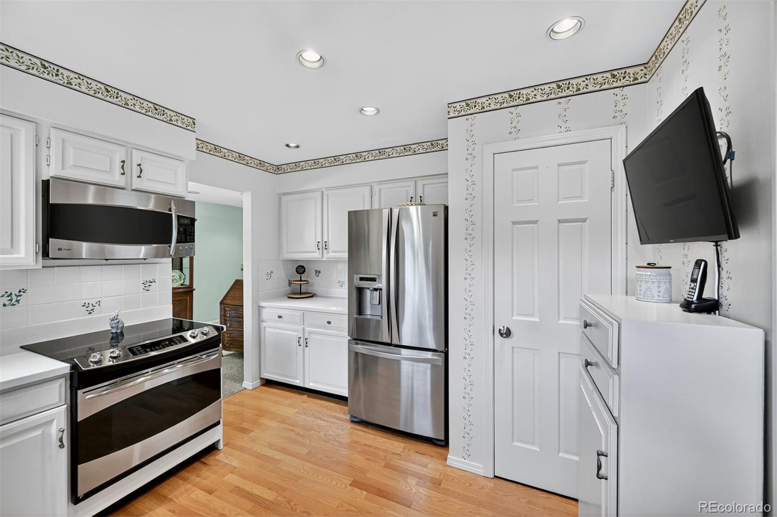 MLS Image #11 for 8631 e yale avenue,denver, Colorado