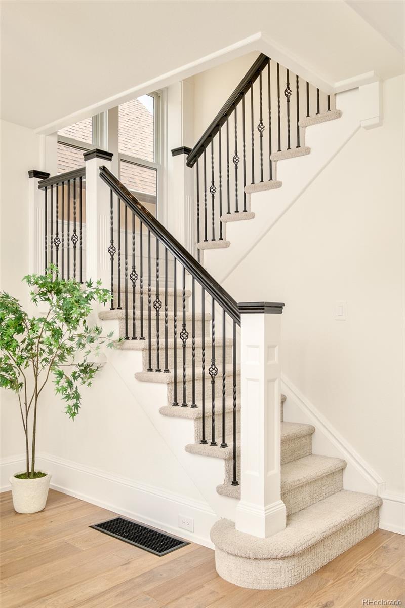 MLS Image #21 for 418 s pearl street,denver, Colorado