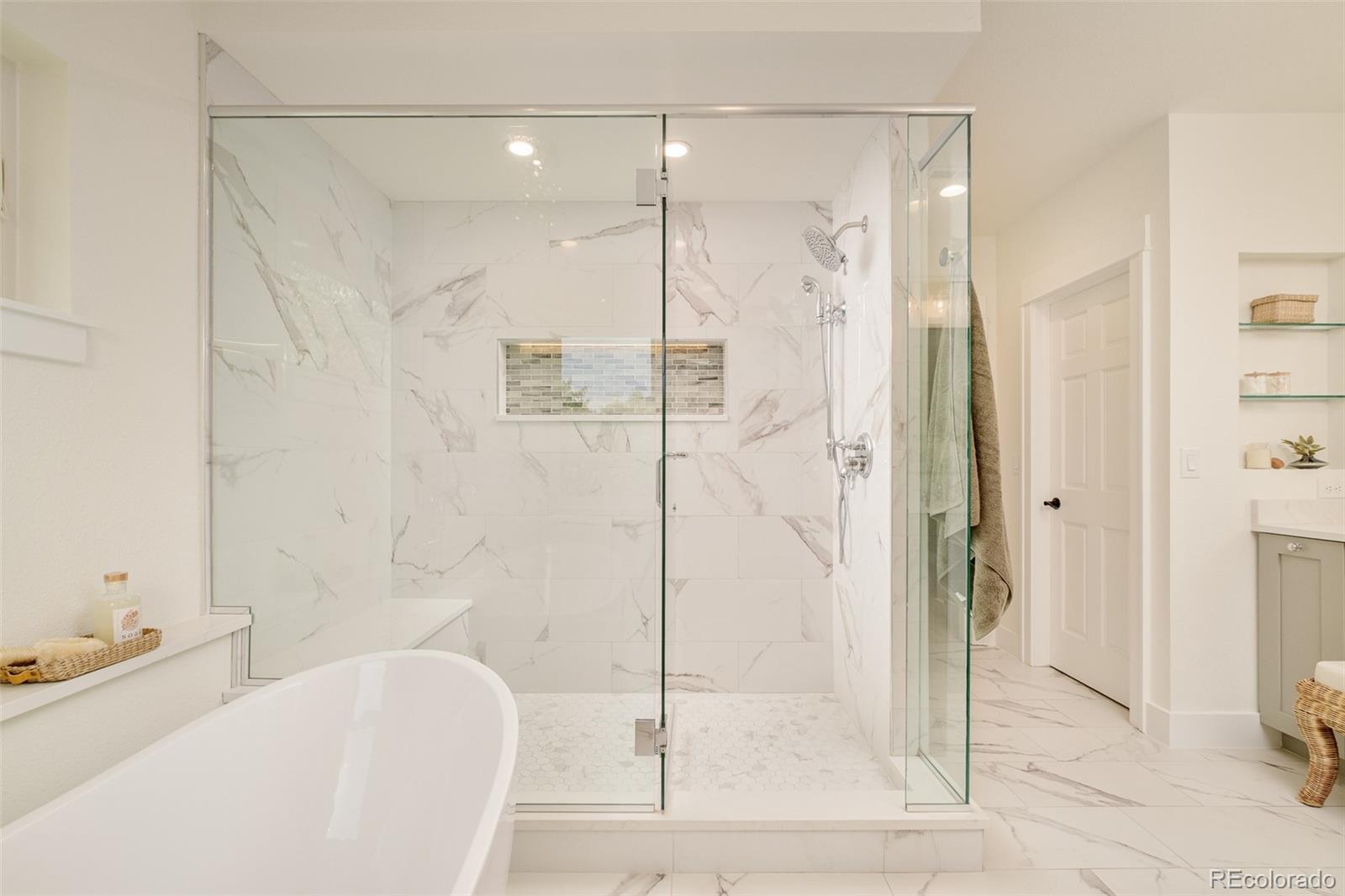 MLS Image #28 for 418 s pearl street,denver, Colorado