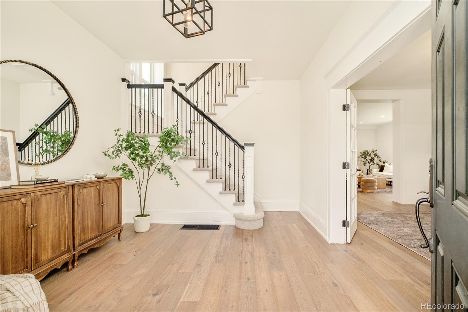 MLS Image #3 for 418 s pearl street,denver, Colorado