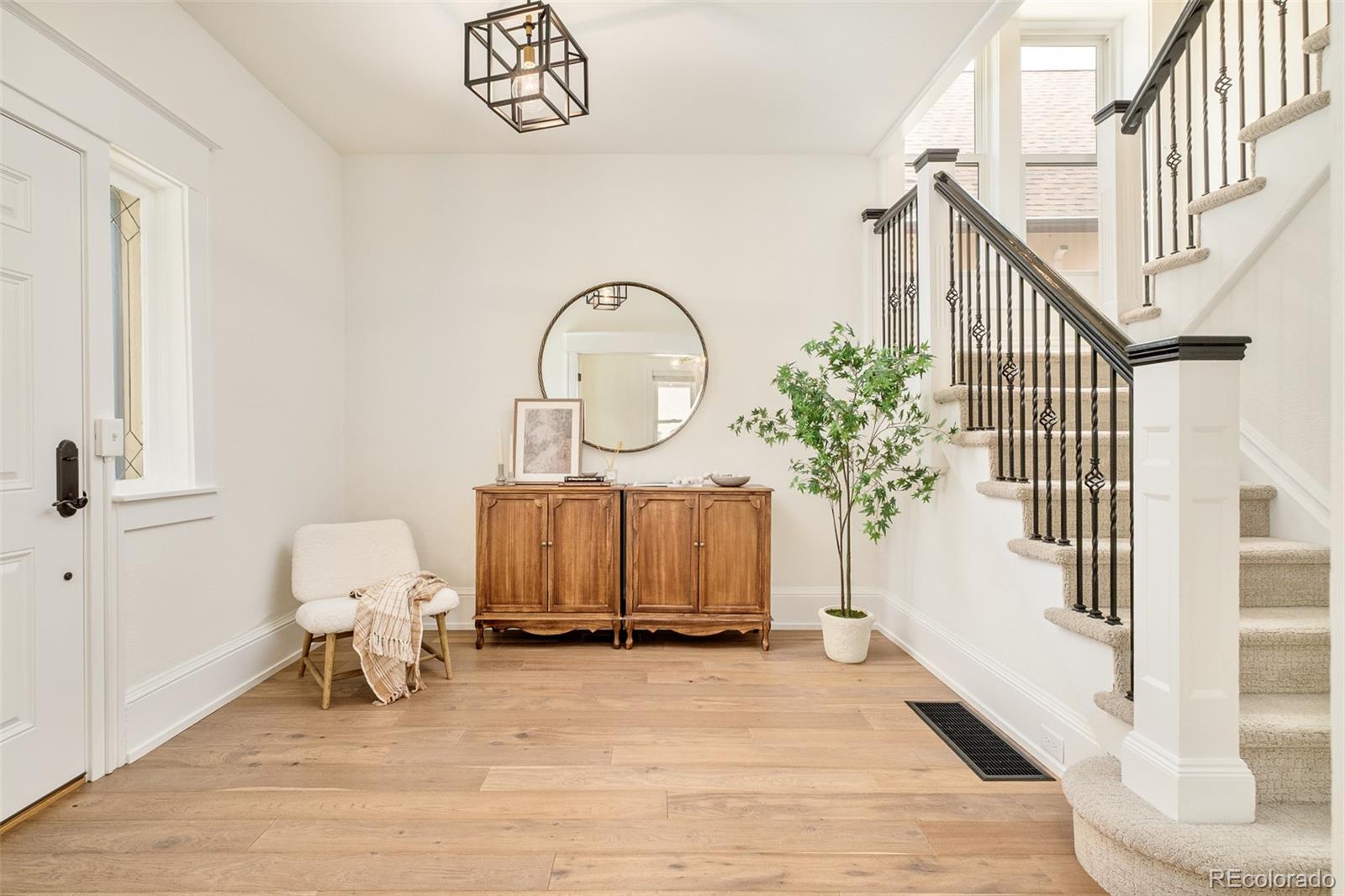 MLS Image #4 for 418 s pearl street,denver, Colorado