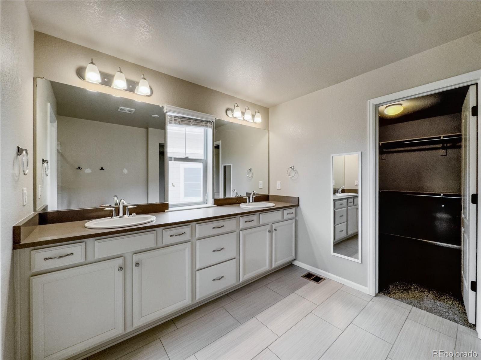 MLS Image #12 for 26903 e easter place,aurora, Colorado