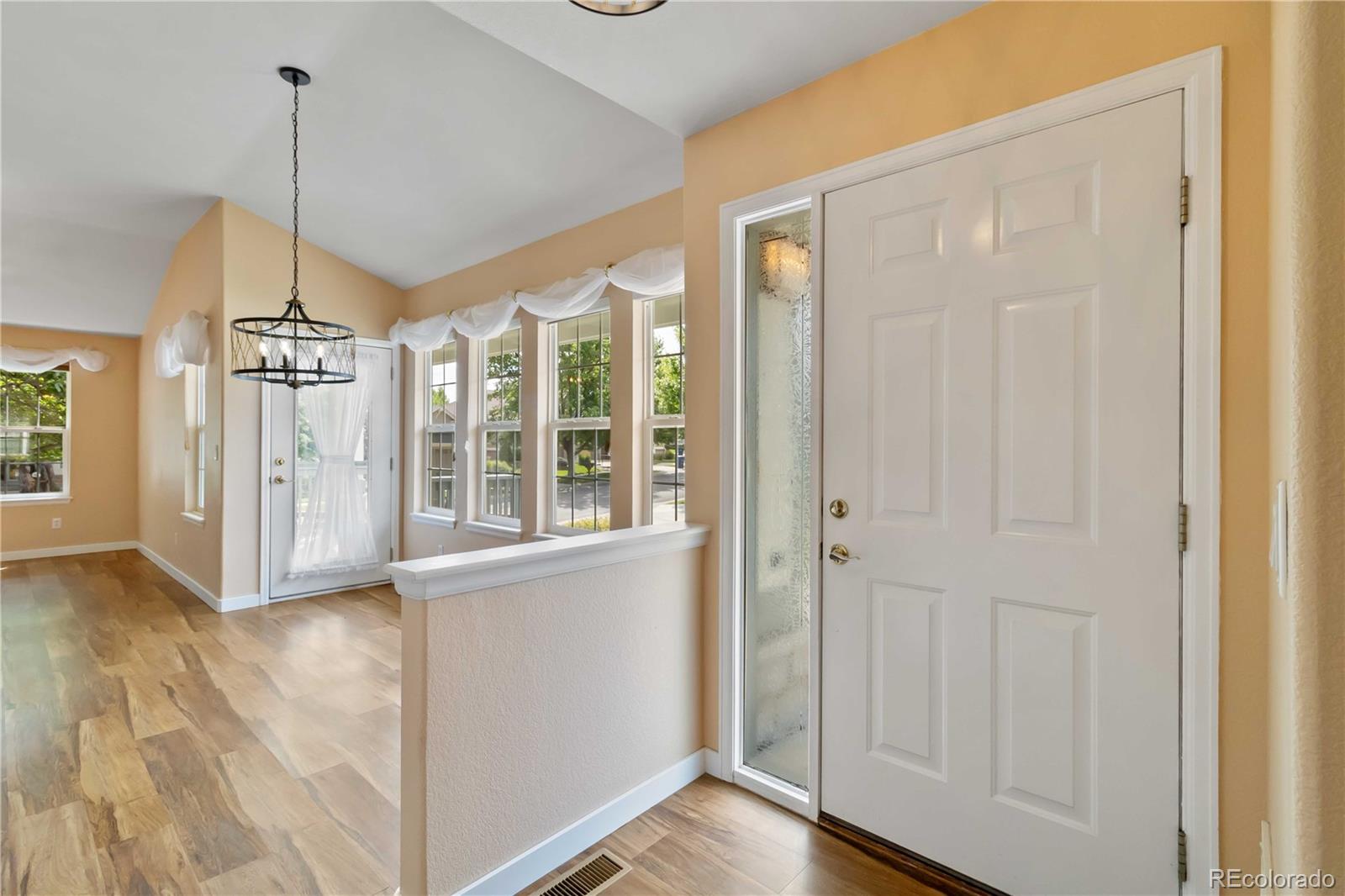 MLS Image #4 for 23683 e links place,aurora, Colorado