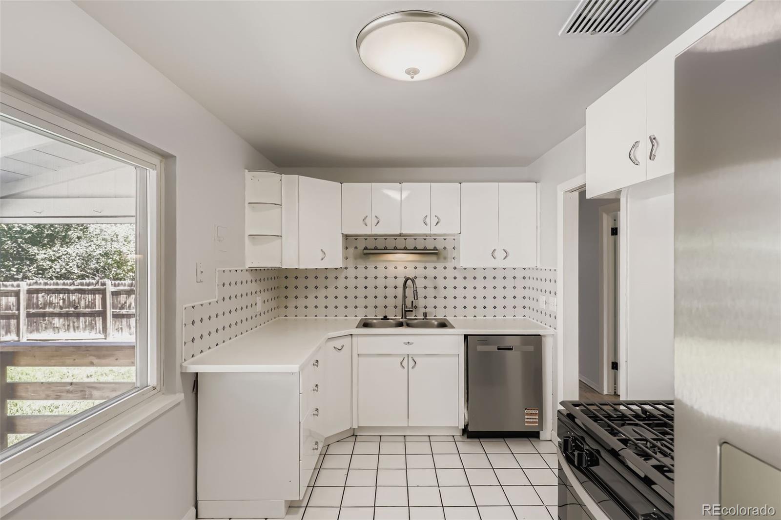 MLS Image #11 for 2821 s kearney street,denver, Colorado