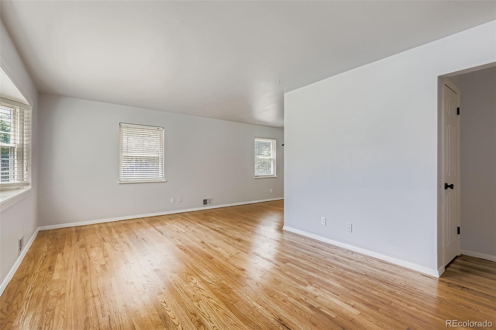 MLS Image #5 for 2821 s kearney street,denver, Colorado