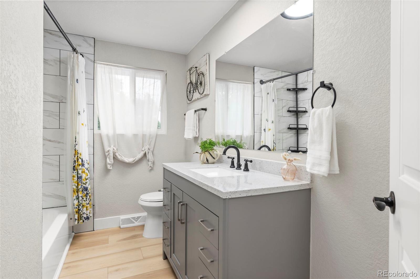 MLS Image #13 for 3222  blackhawk circle,aurora, Colorado