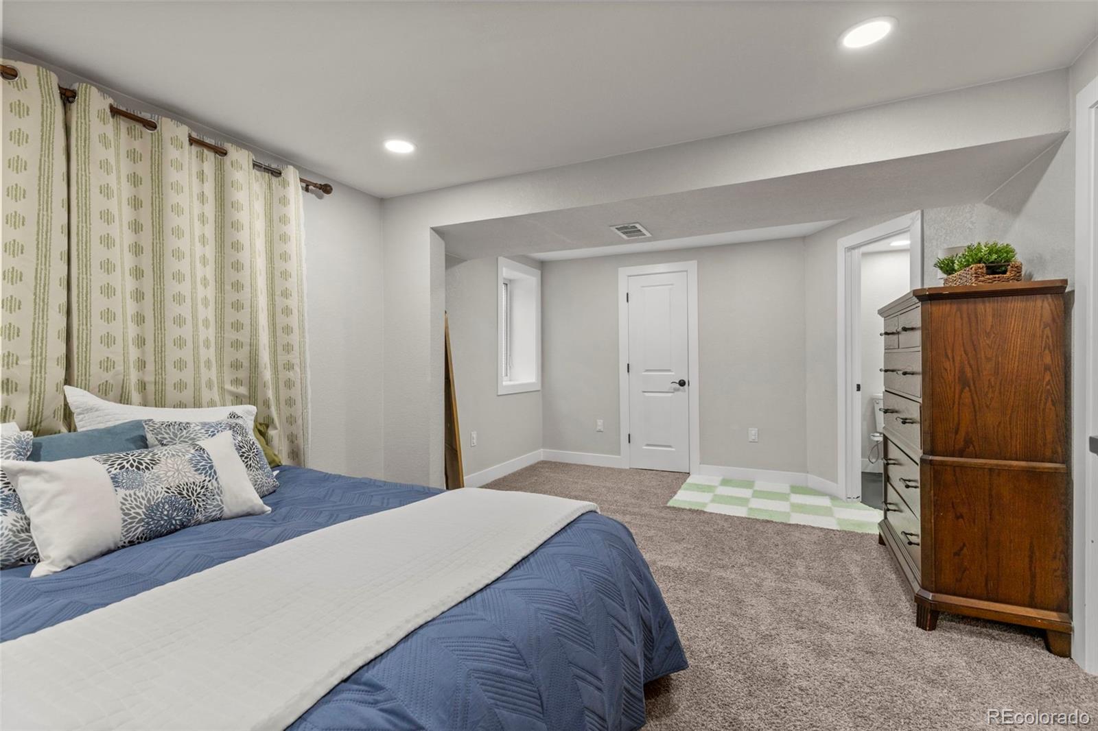 MLS Image #26 for 3222  blackhawk circle,aurora, Colorado