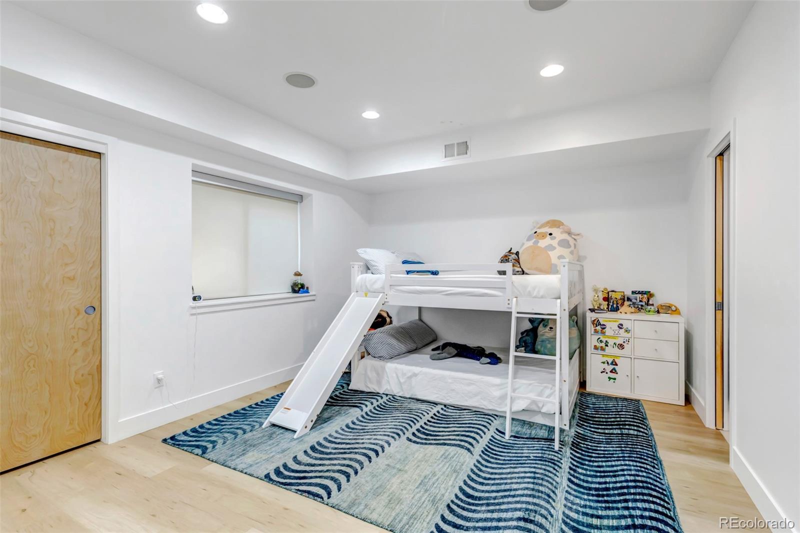 MLS Image #28 for 3460 s bellaire street,denver, Colorado