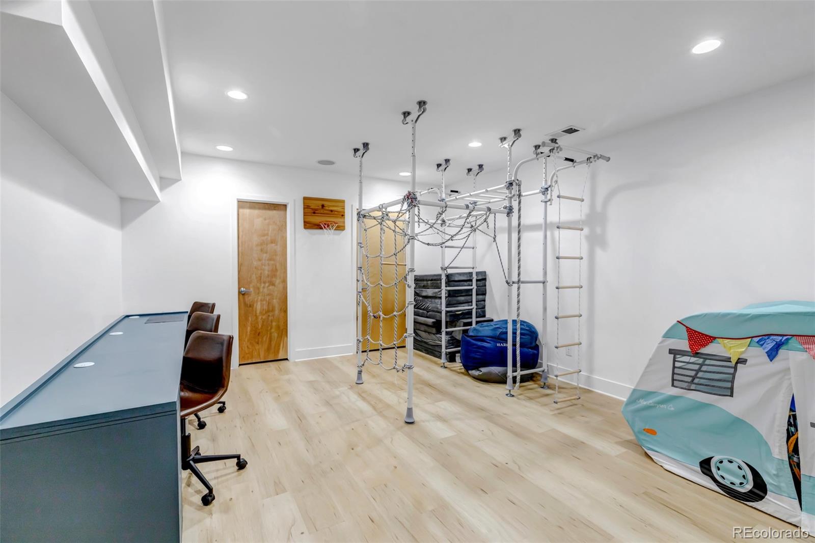MLS Image #36 for 3460 s bellaire street,denver, Colorado