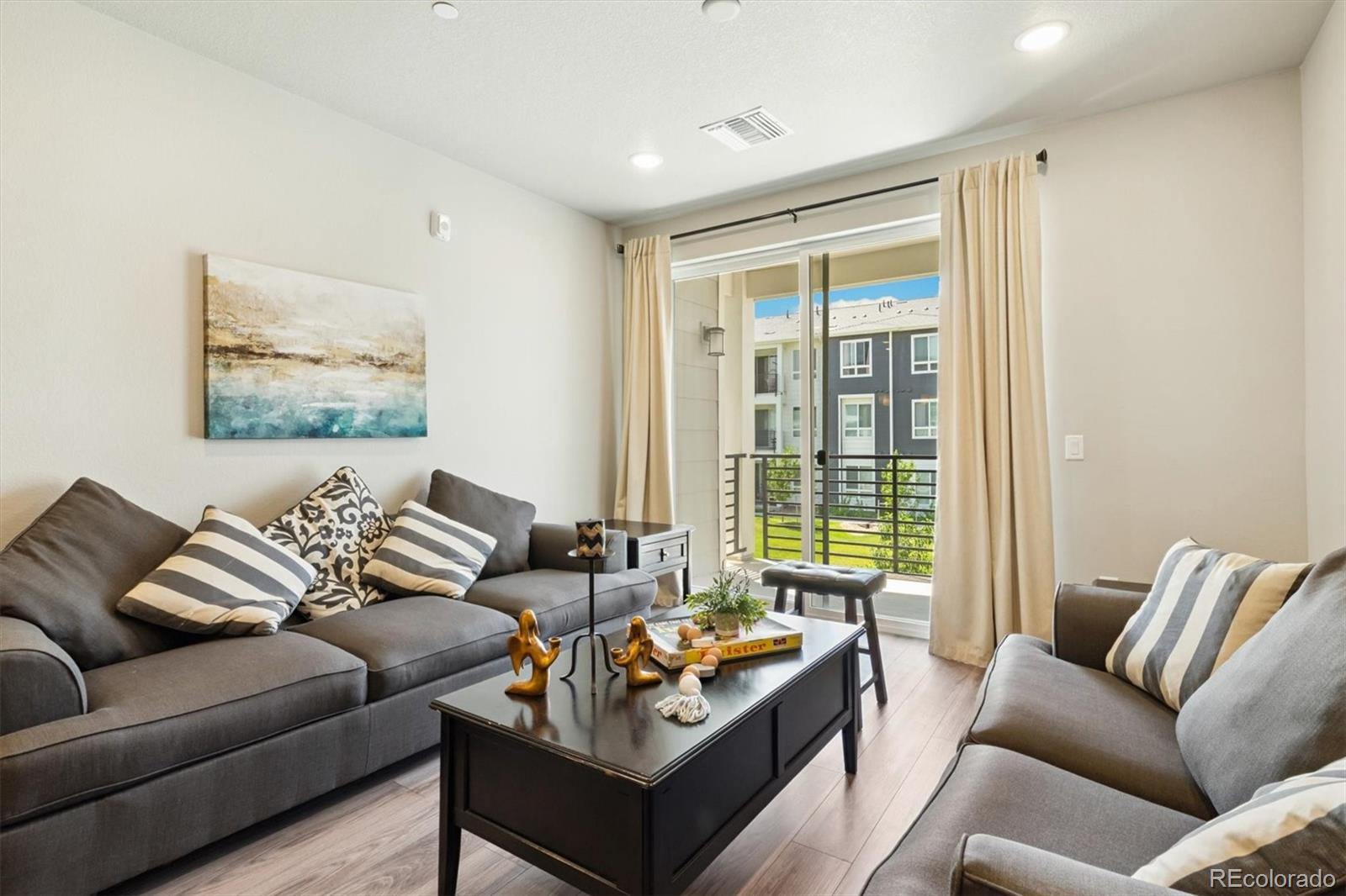 MLS Image #7 for 6153 n ceylon street,denver, Colorado