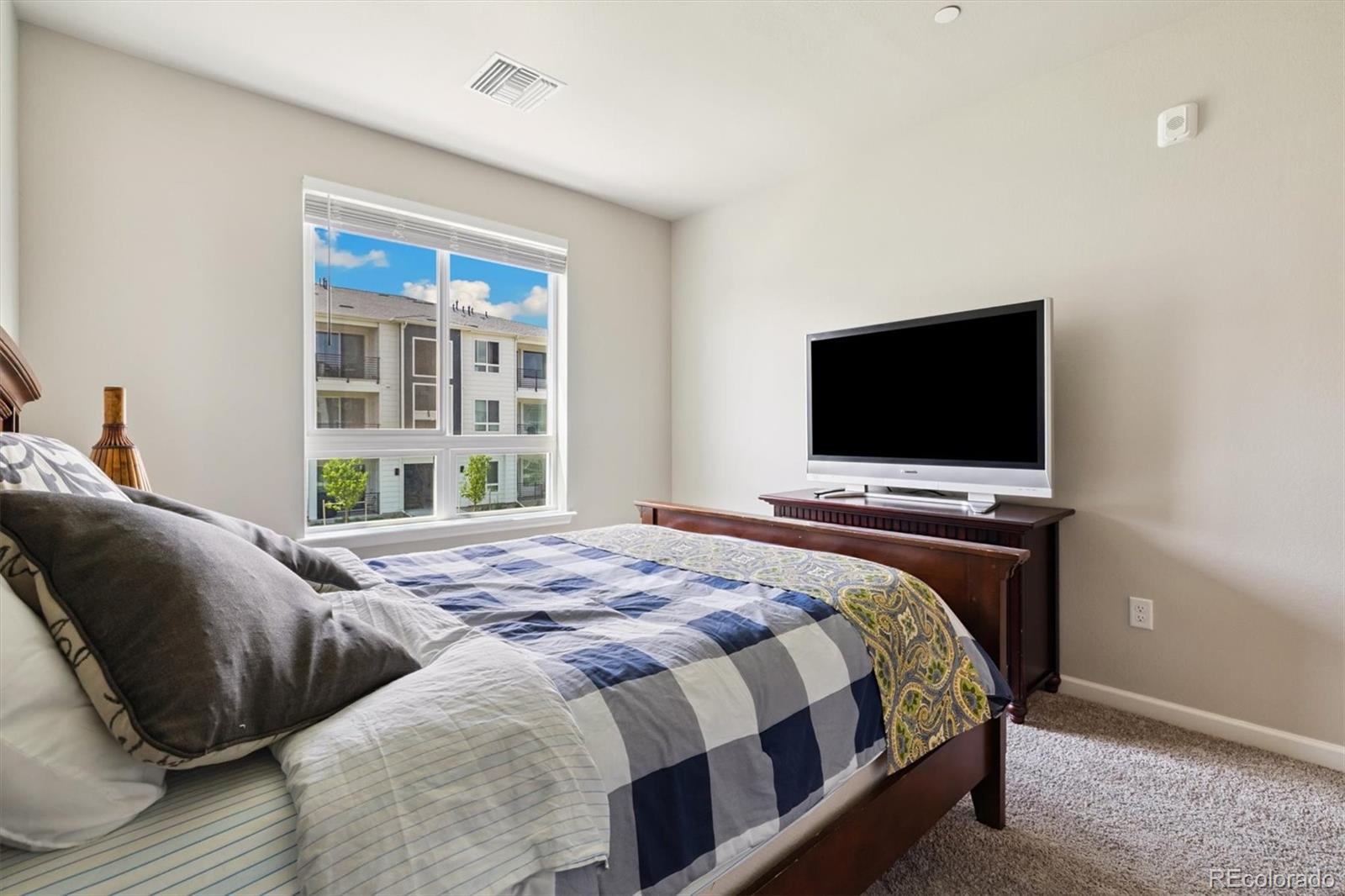 MLS Image #9 for 6153 n ceylon street,denver, Colorado