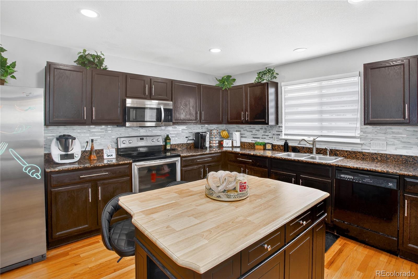 MLS Image #3 for 5420 s shawnee way,aurora, Colorado
