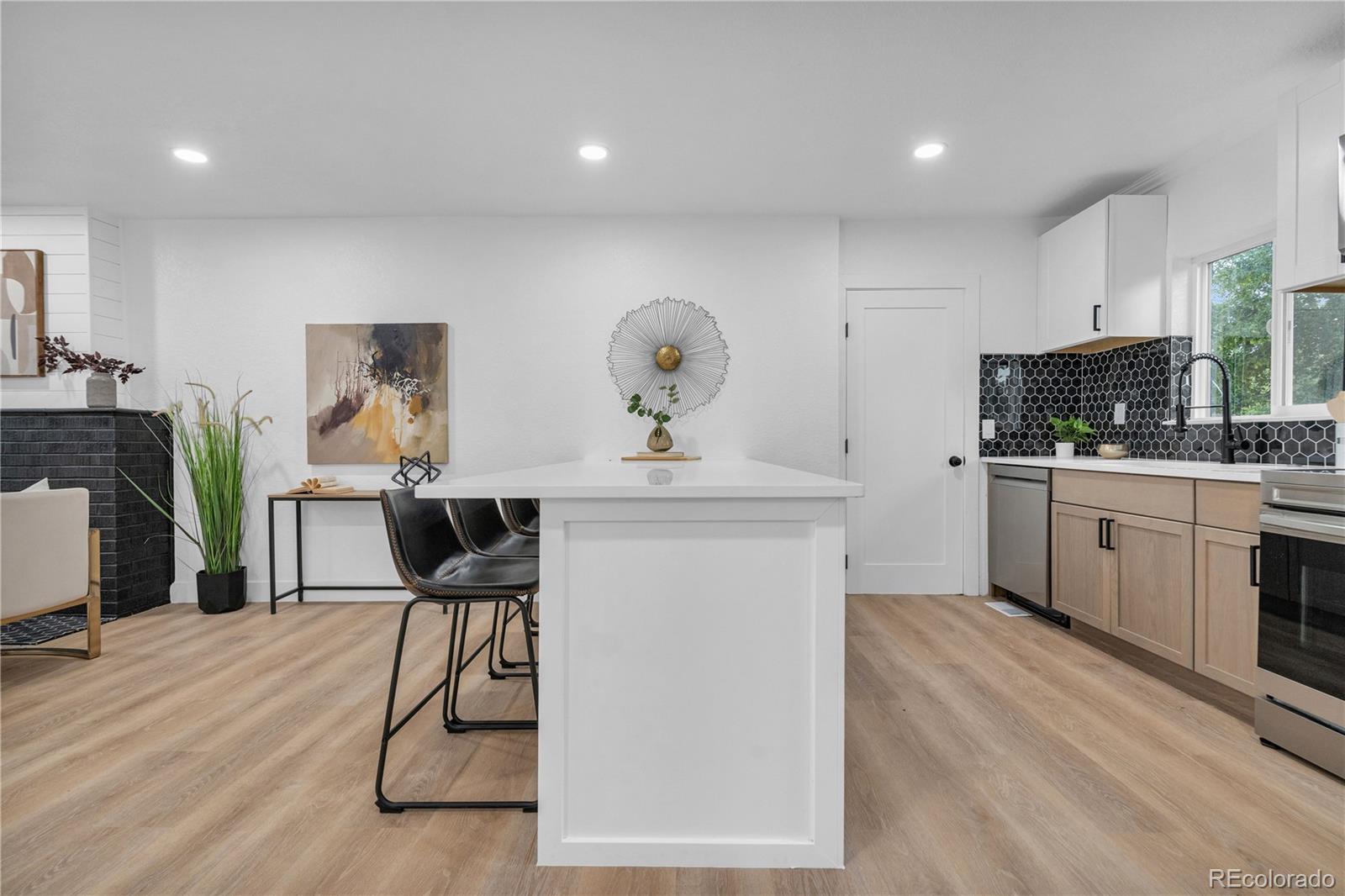MLS Image #11 for 1645  tamarac street,denver, Colorado