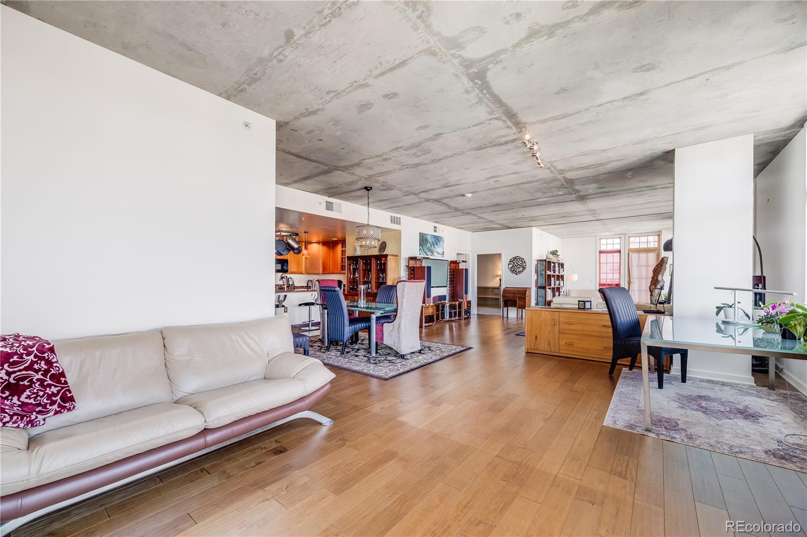 MLS Image #11 for 275 s harrison street,denver, Colorado