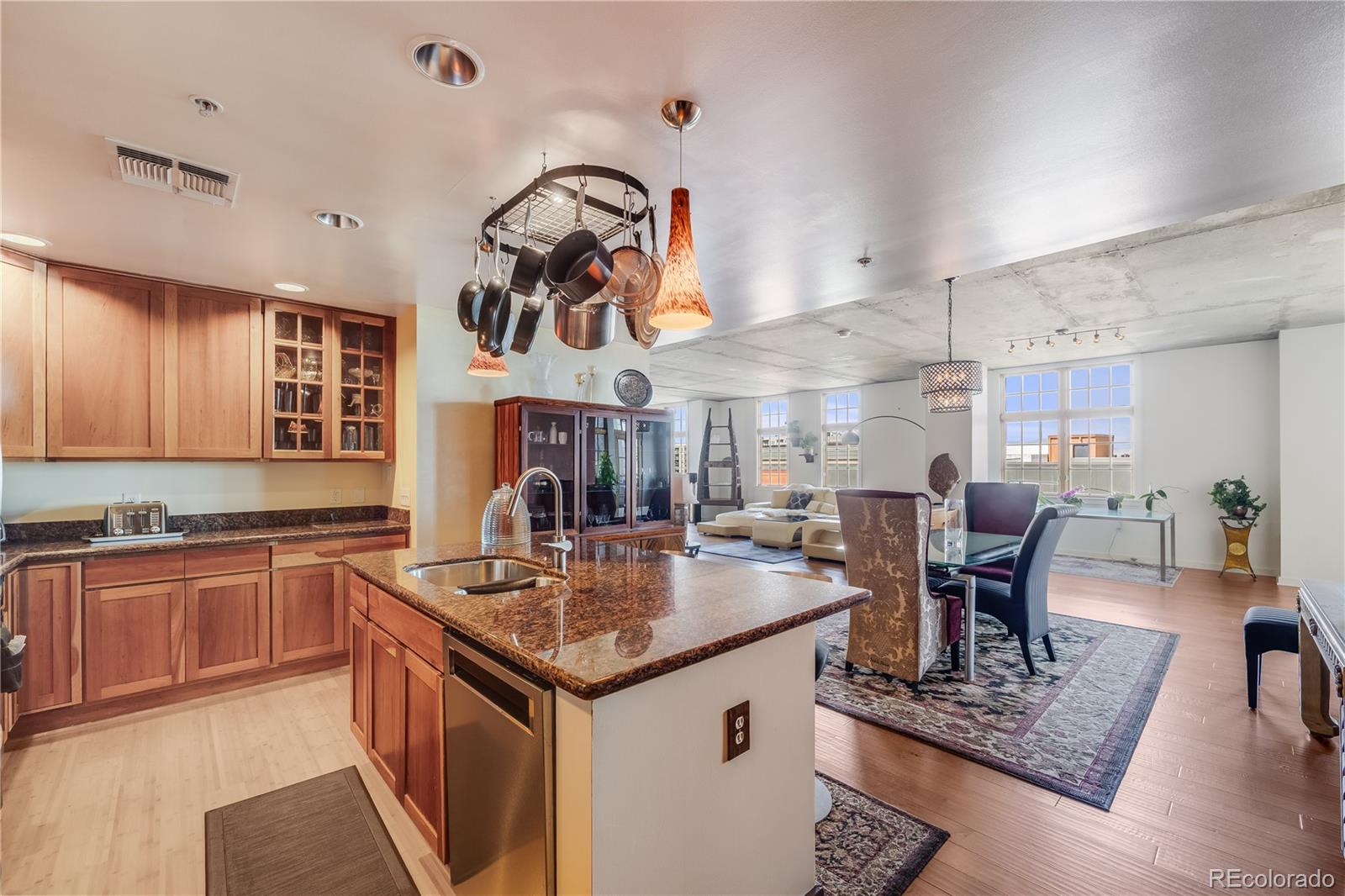 MLS Image #4 for 275 s harrison street,denver, Colorado